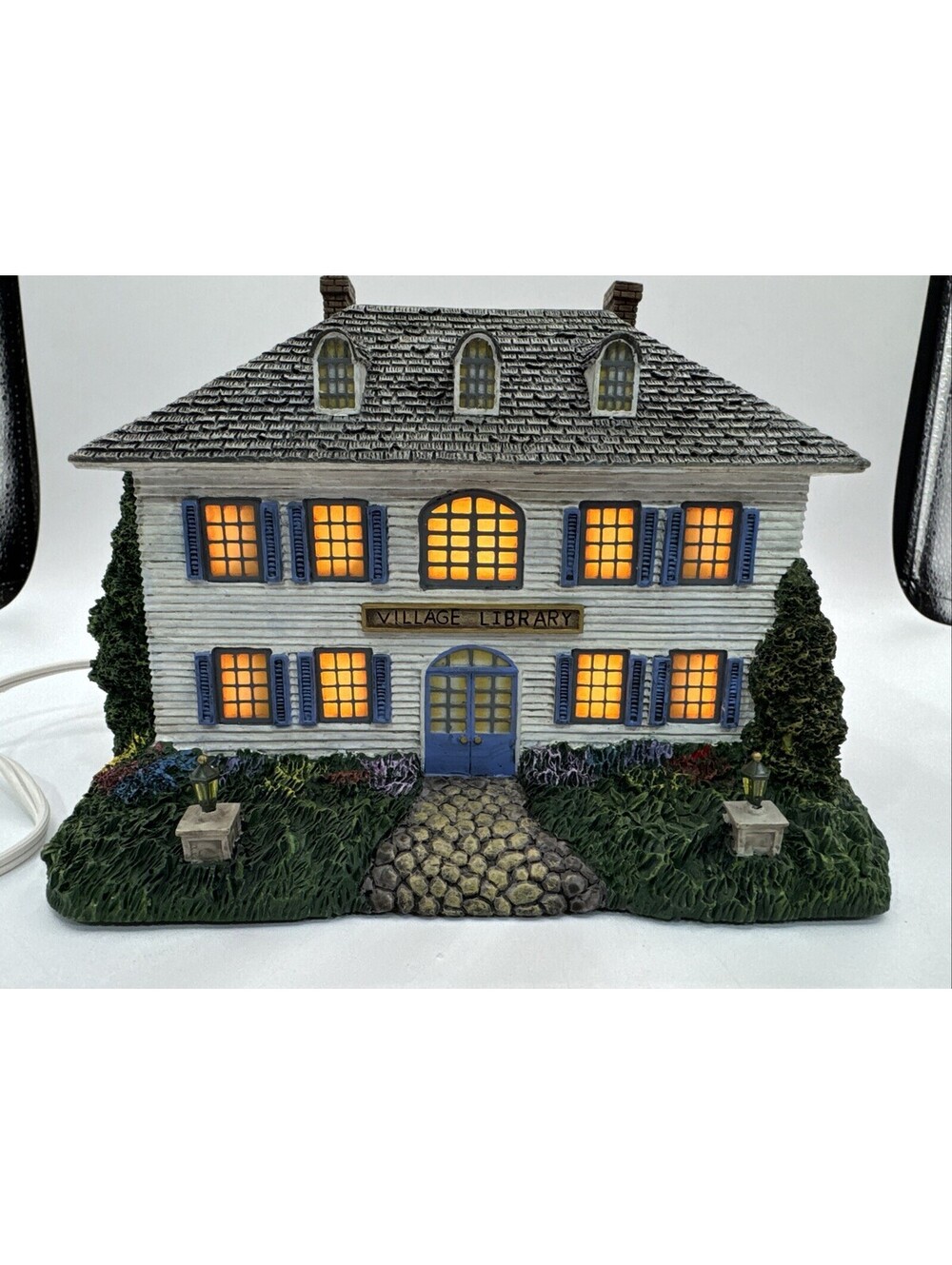 Lighted Thomas Kinkade Hawthorne Village Lamplight “Village Library" 2002 W/COA